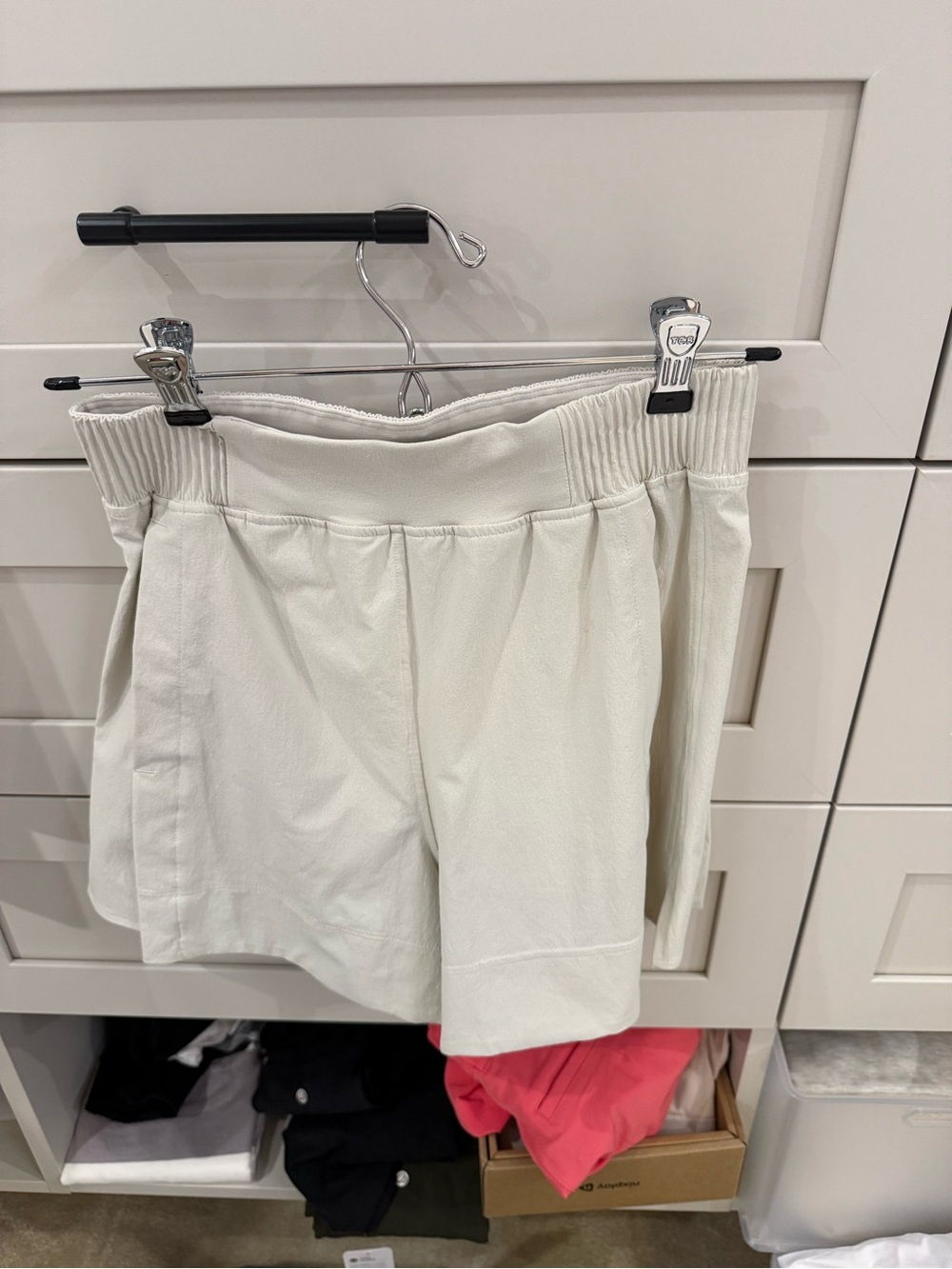 Lululemon Stretch Woven Relaxed-fit High Rise Short 4”